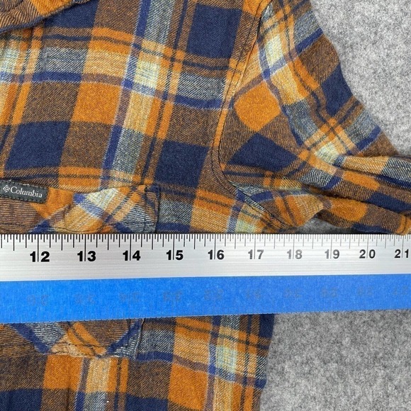 Columbia Shirt Women's Small Lightweight Button Up Long Sleeve Plaid Rayon - Picture 3 of 7